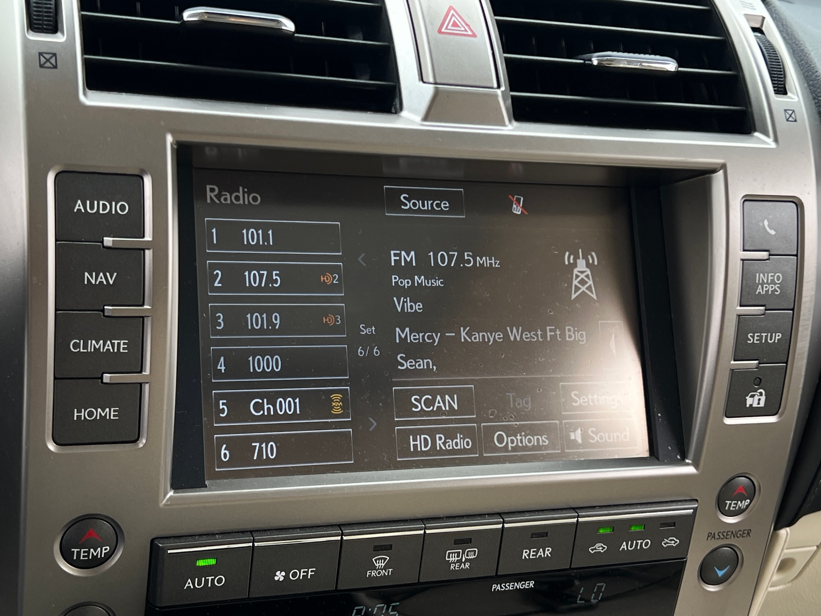 Thumbnail: 2020 Lexus GX - 3