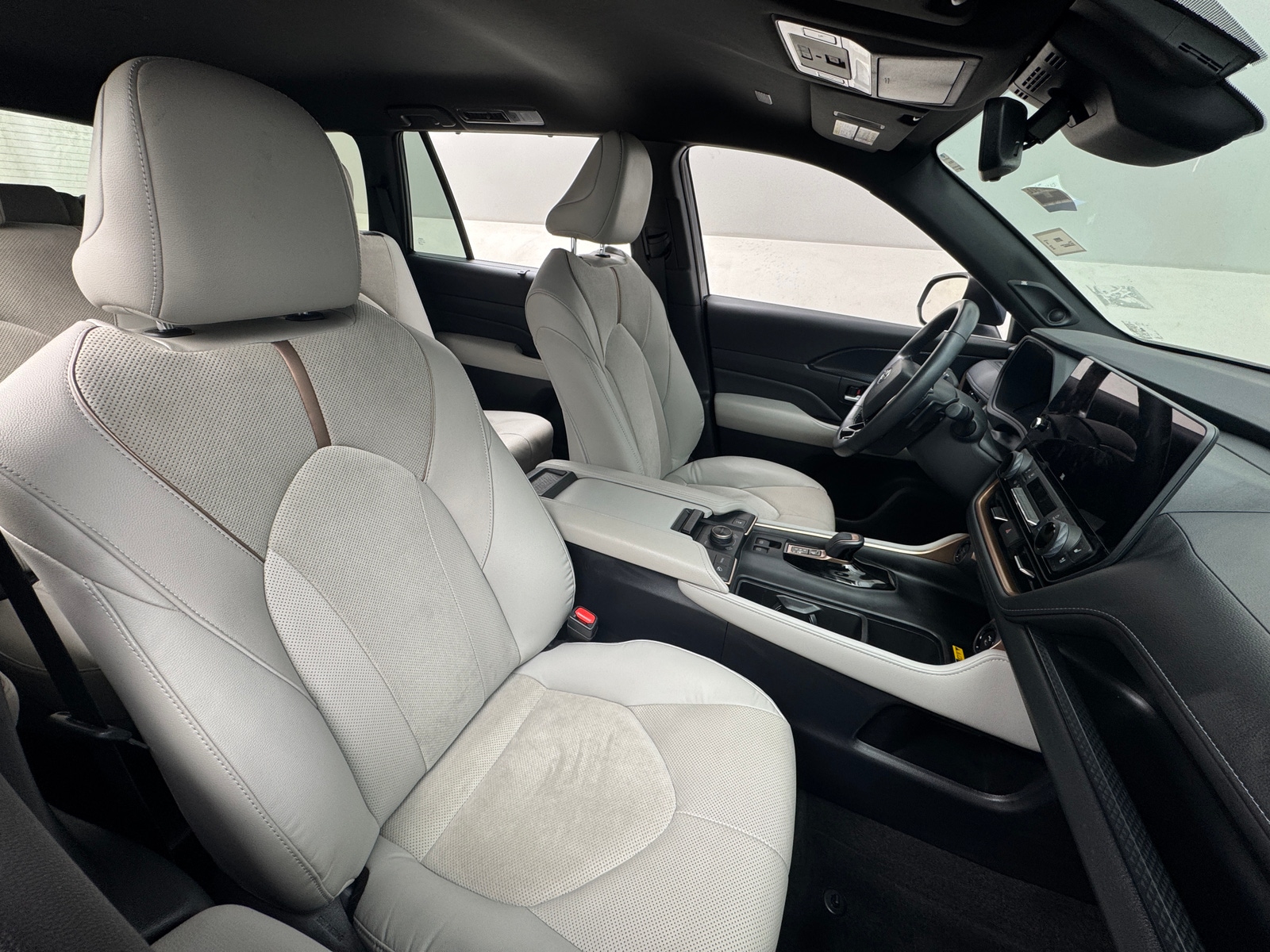 Thumbnail: 2024 Toyota Grand Highlander - 2