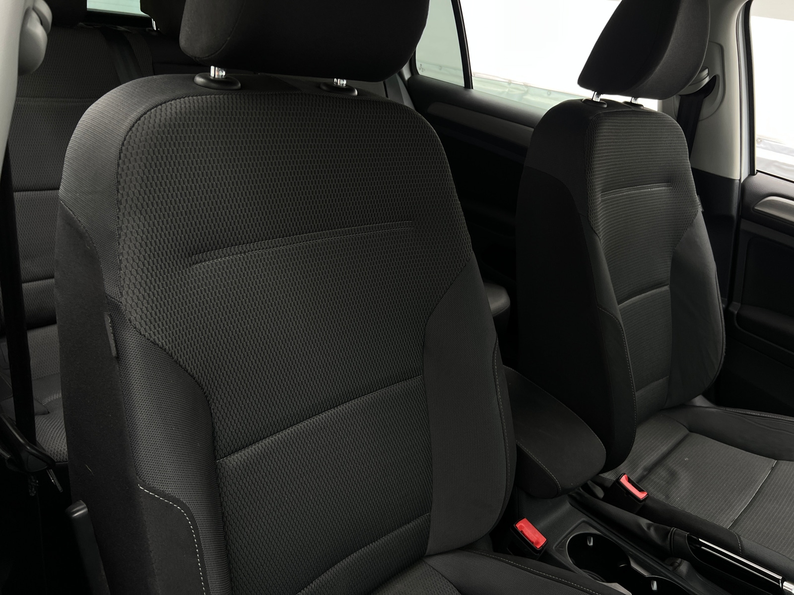 Thumbnail: 2016 Volkswagen e-Golf - 2