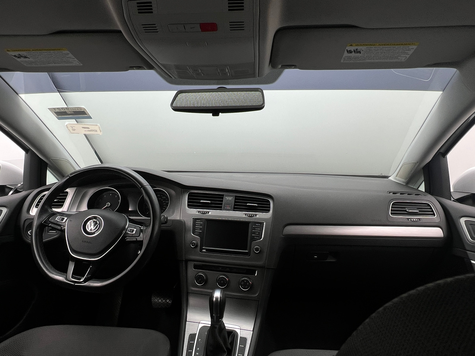 Thumbnail: 2016 Volkswagen e-Golf - 3