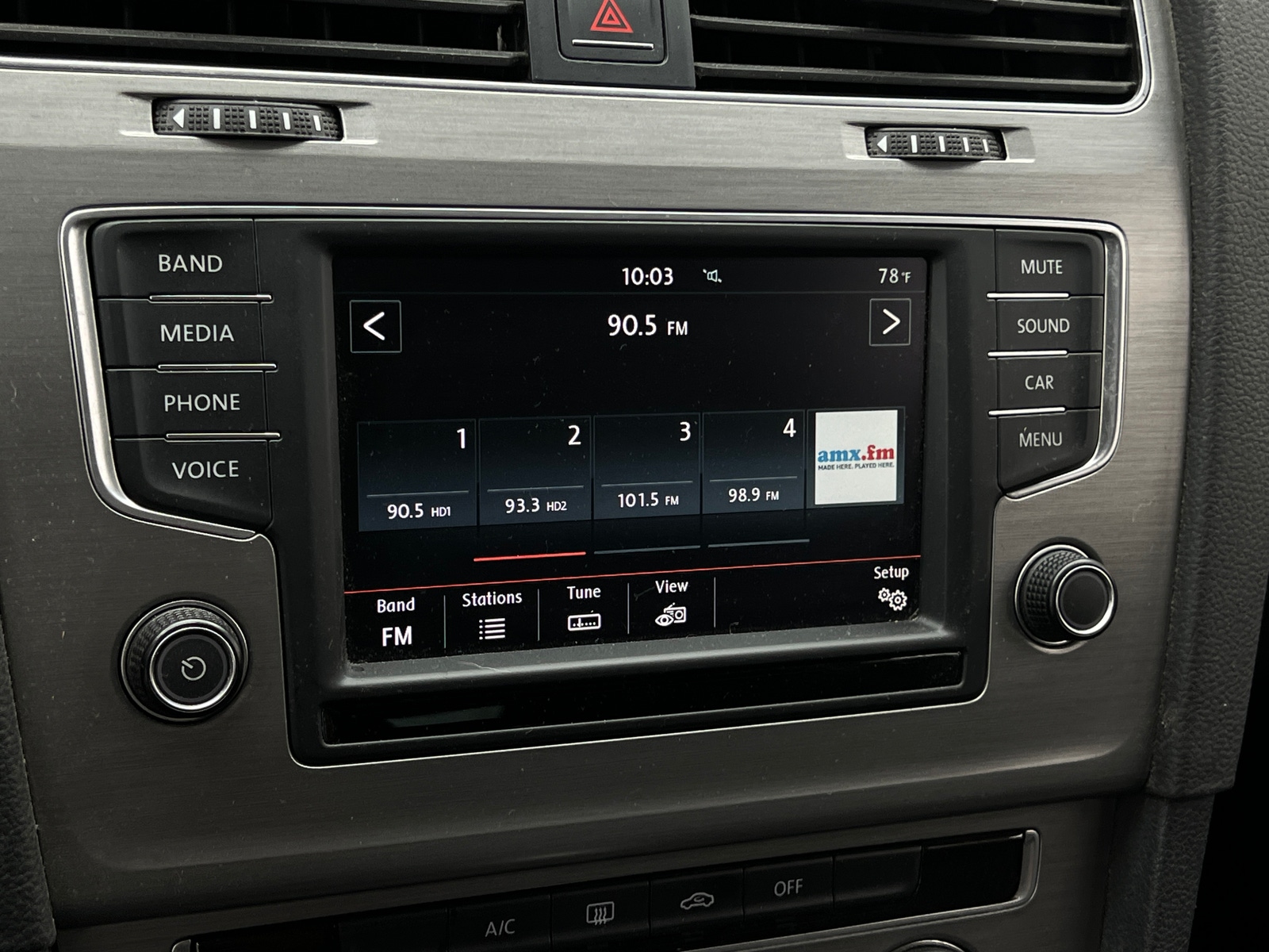 Thumbnail: 2016 Volkswagen e-Golf - 4