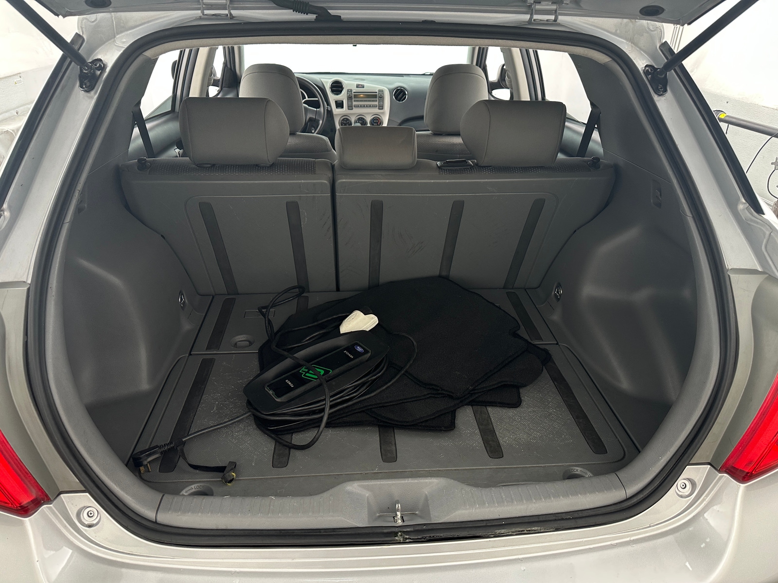 Thumbnail: 2010 Toyota Matrix - 6