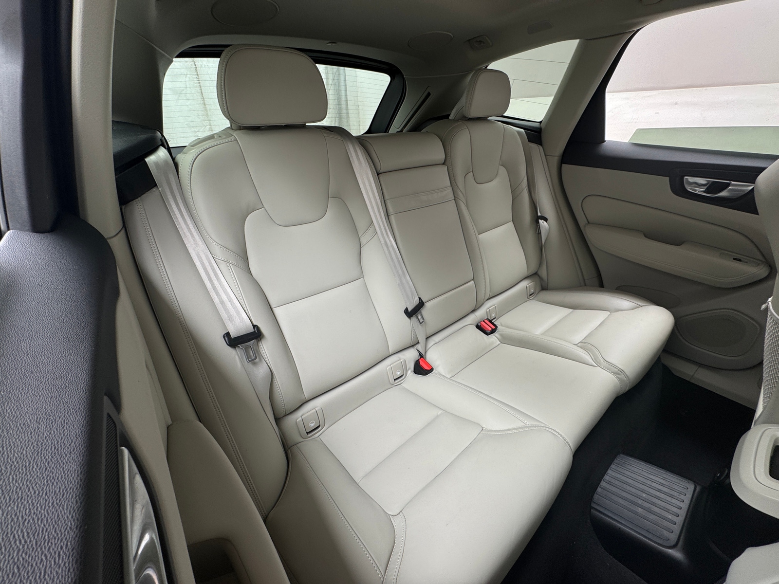 Thumbnail: 2022 Volvo XC60 - 5