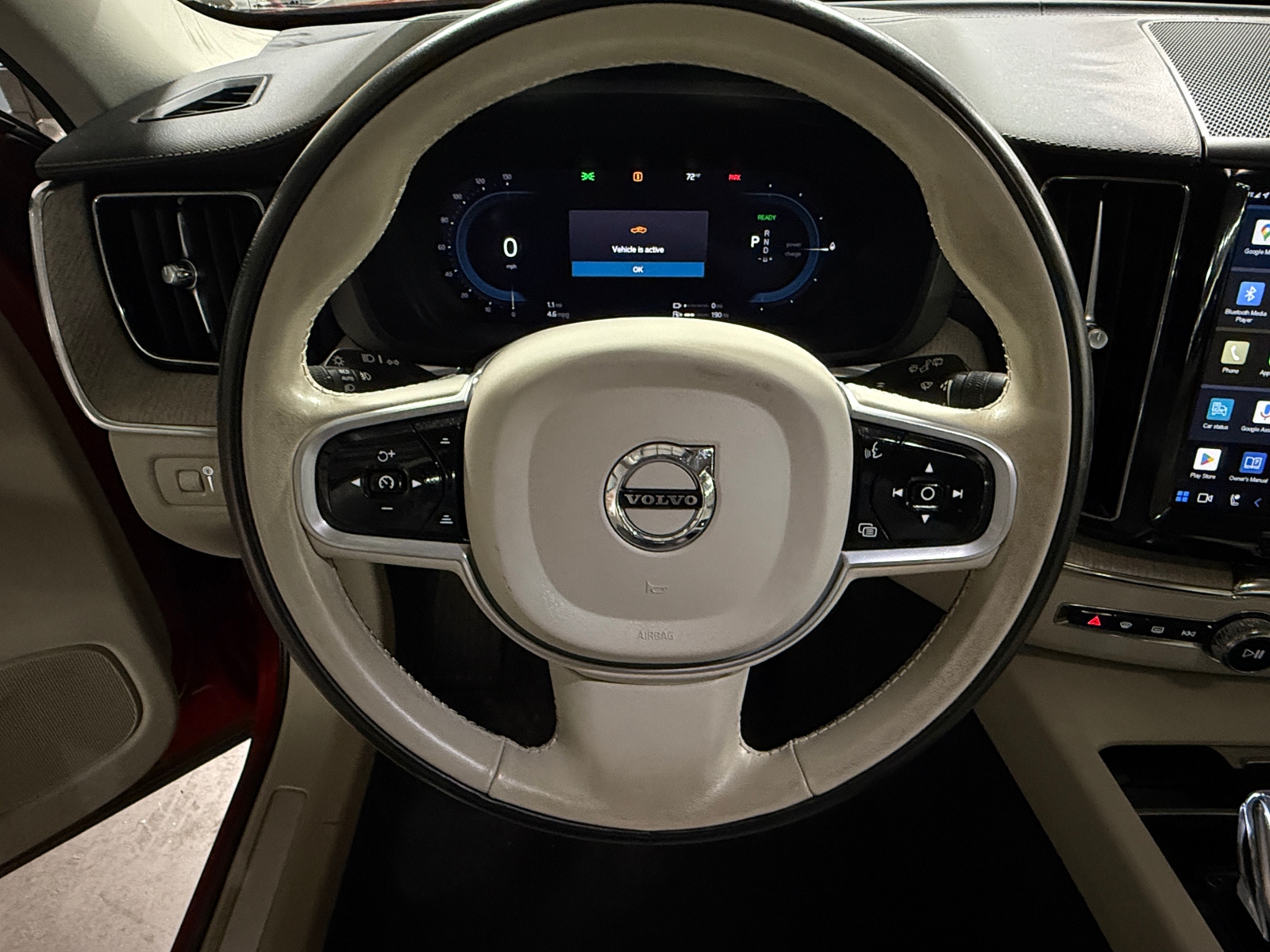 Thumbnail: 2022 Volvo XC60 - 4