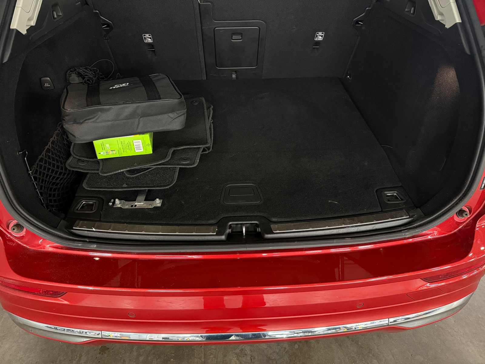 Thumbnail: 2022 Volvo XC60 - 6