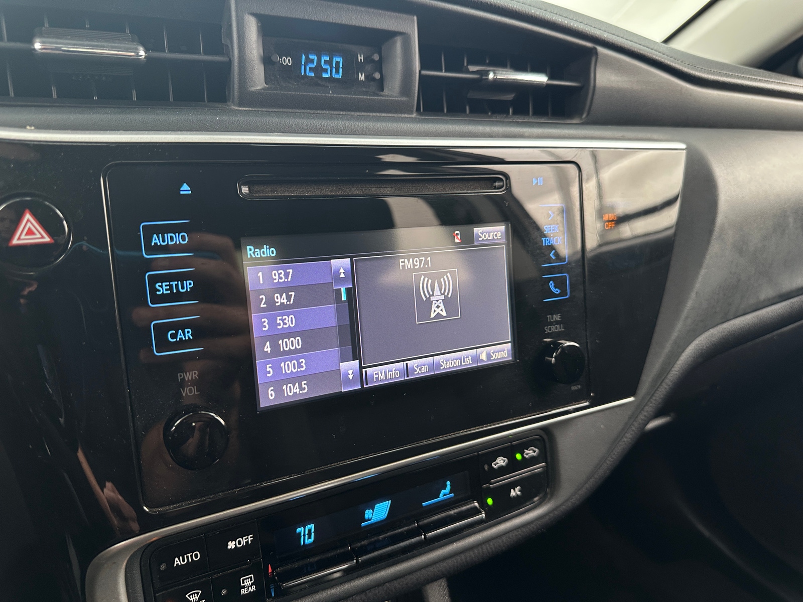 Thumbnail: 2018 Toyota Corolla - 4