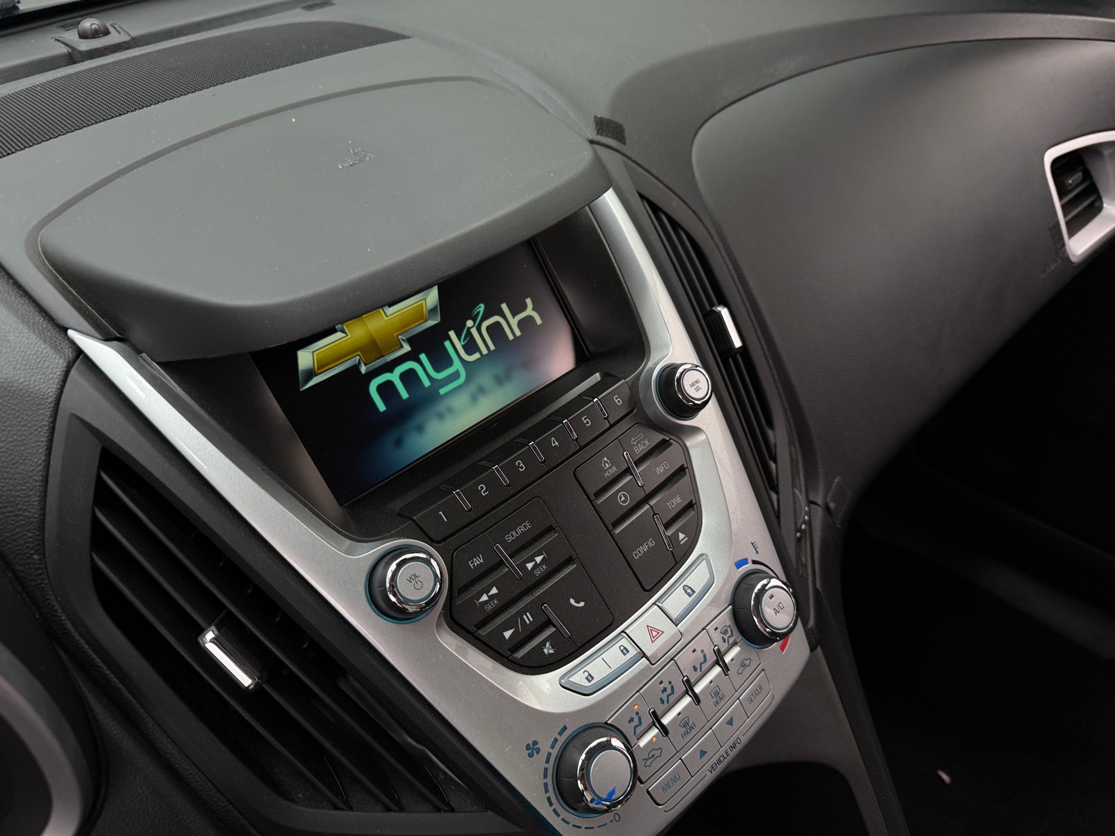 Thumbnail: 2014 Chevrolet Equinox - 4