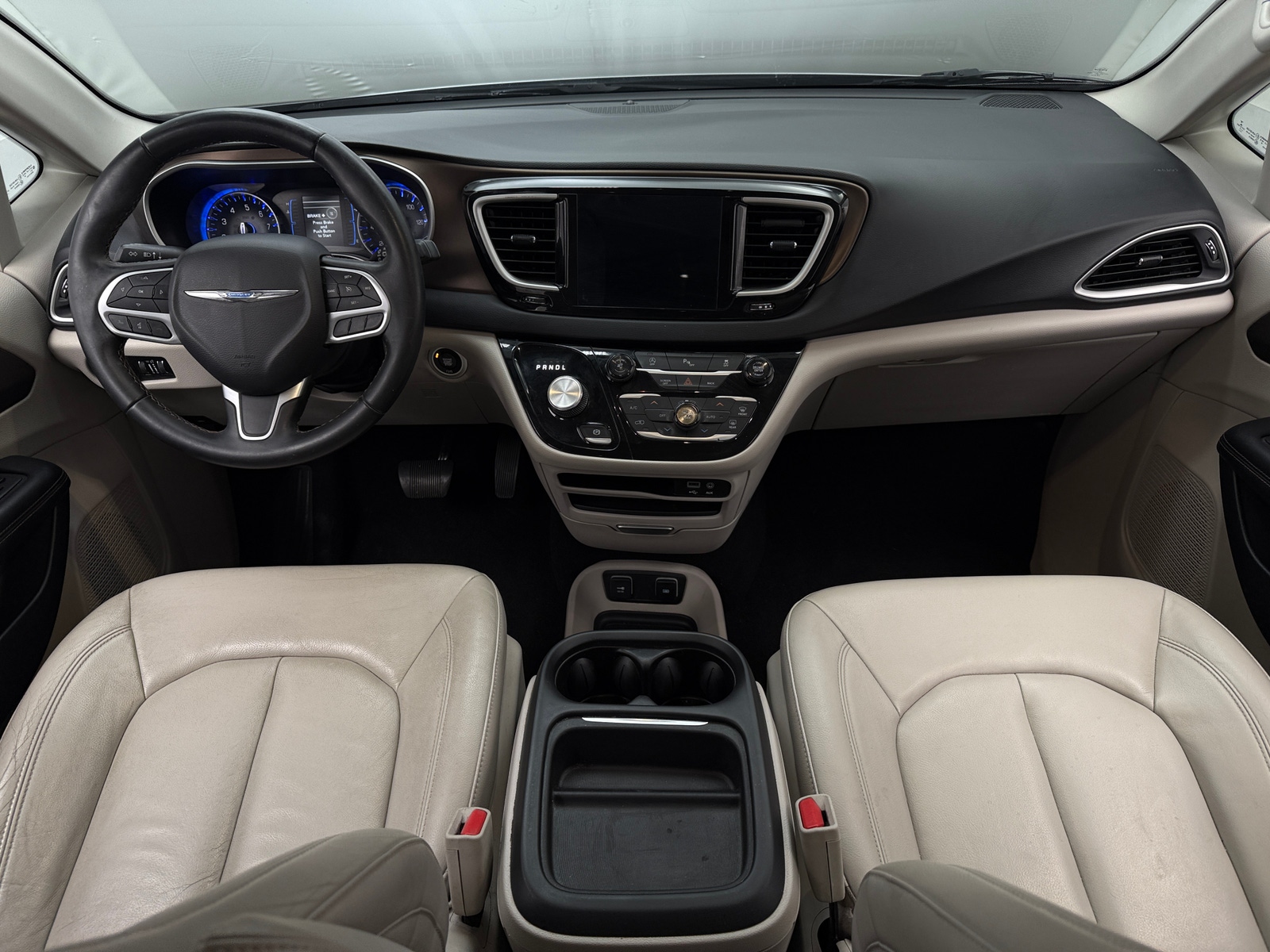 Thumbnail: 2017 Chrysler Pacifica - 2