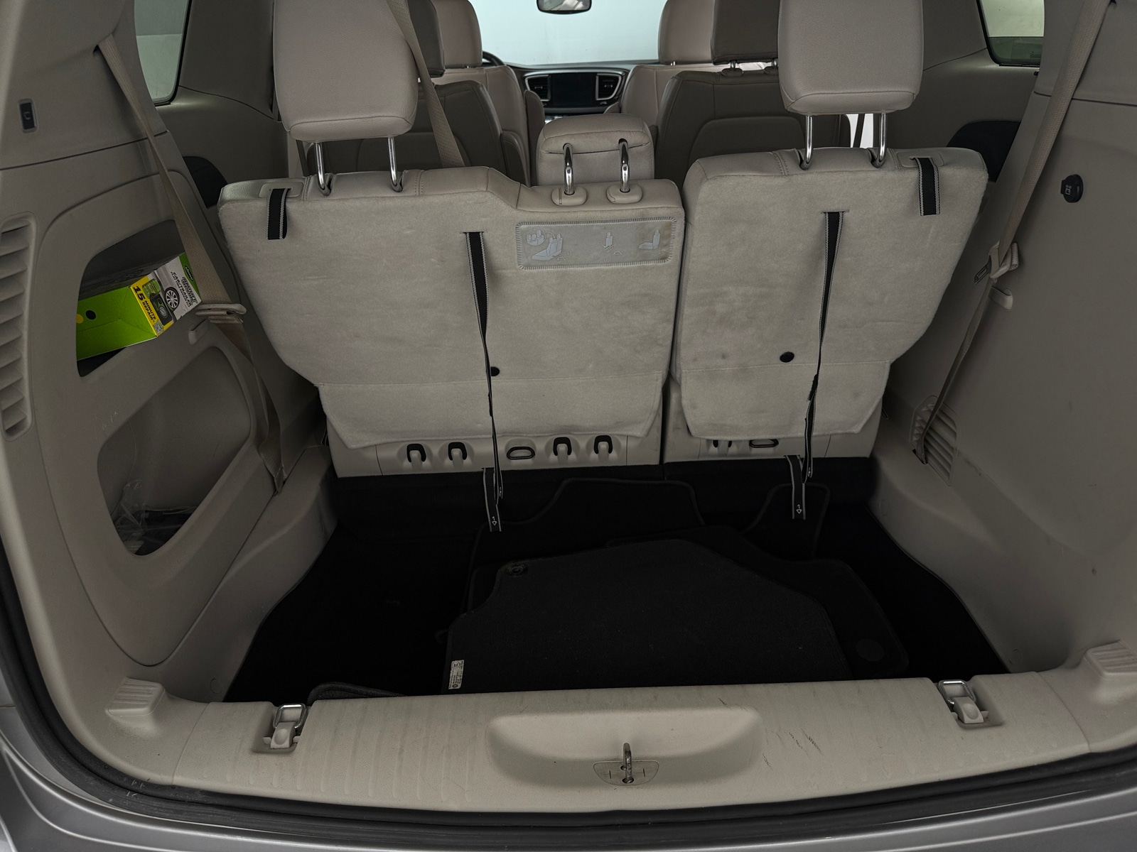 Thumbnail: 2017 Chrysler Pacifica - 6