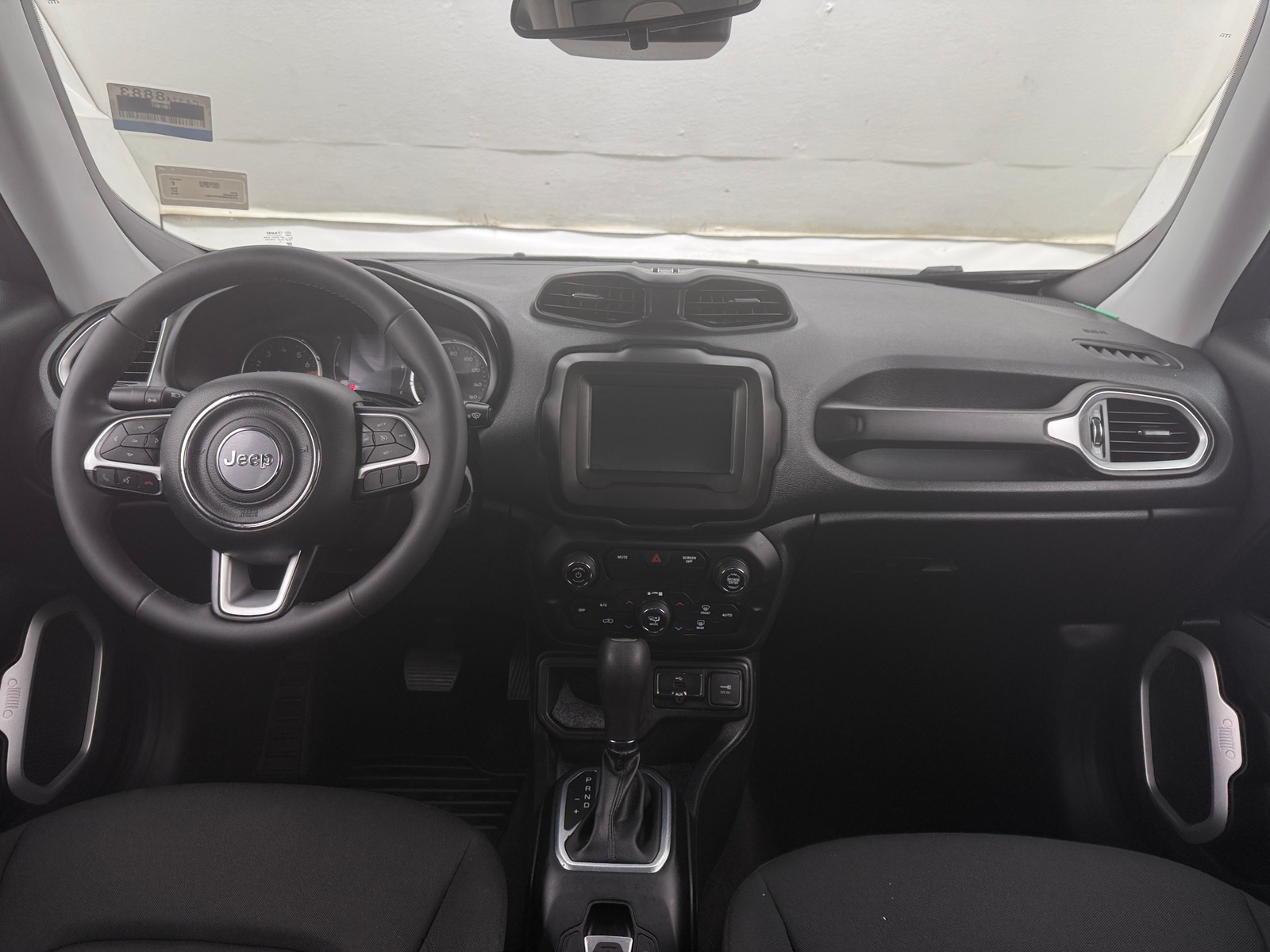 Thumbnail: 2019 Jeep Renegade - 3