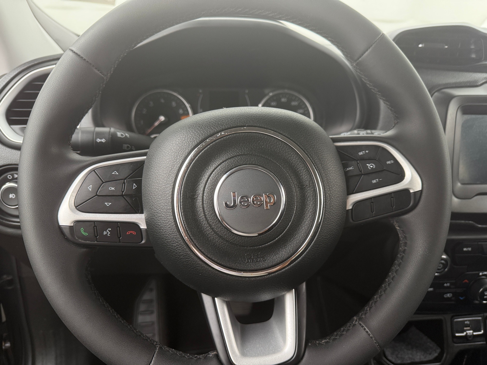 Thumbnail: 2019 Jeep Renegade - 5