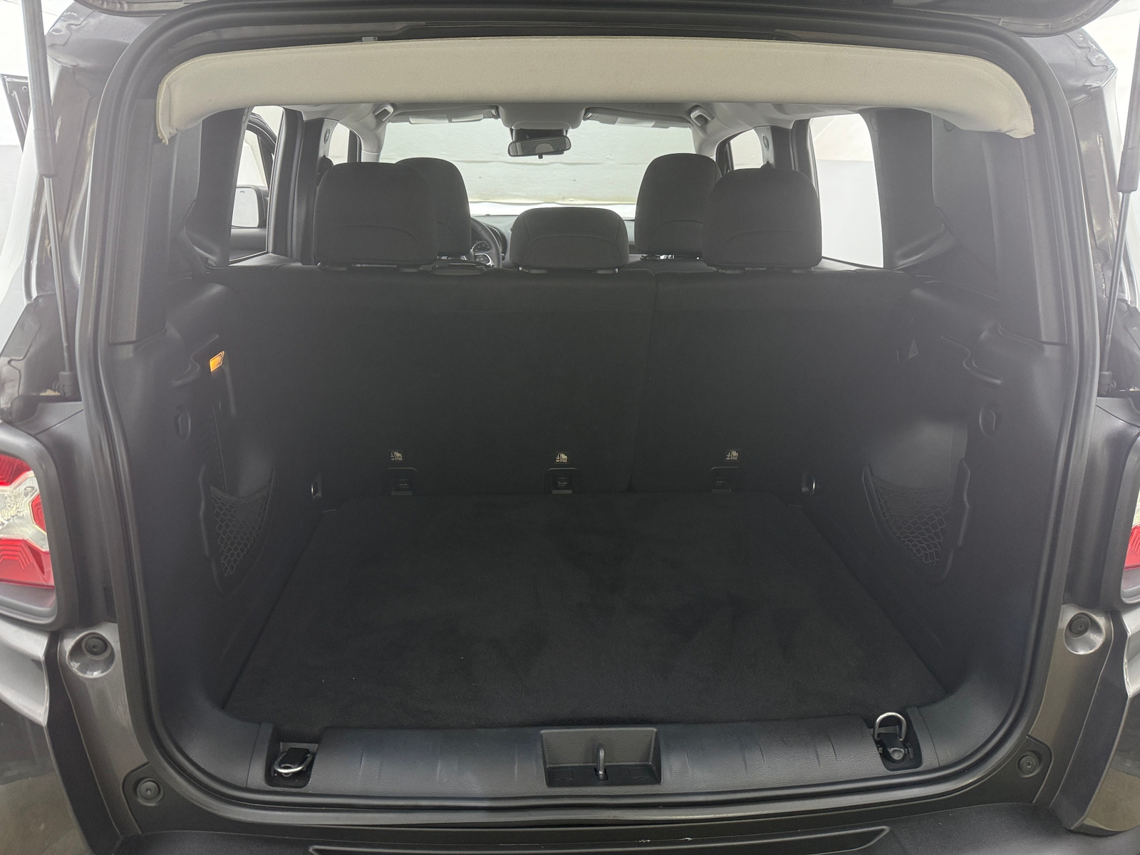 Thumbnail: 2019 Jeep Renegade - 7