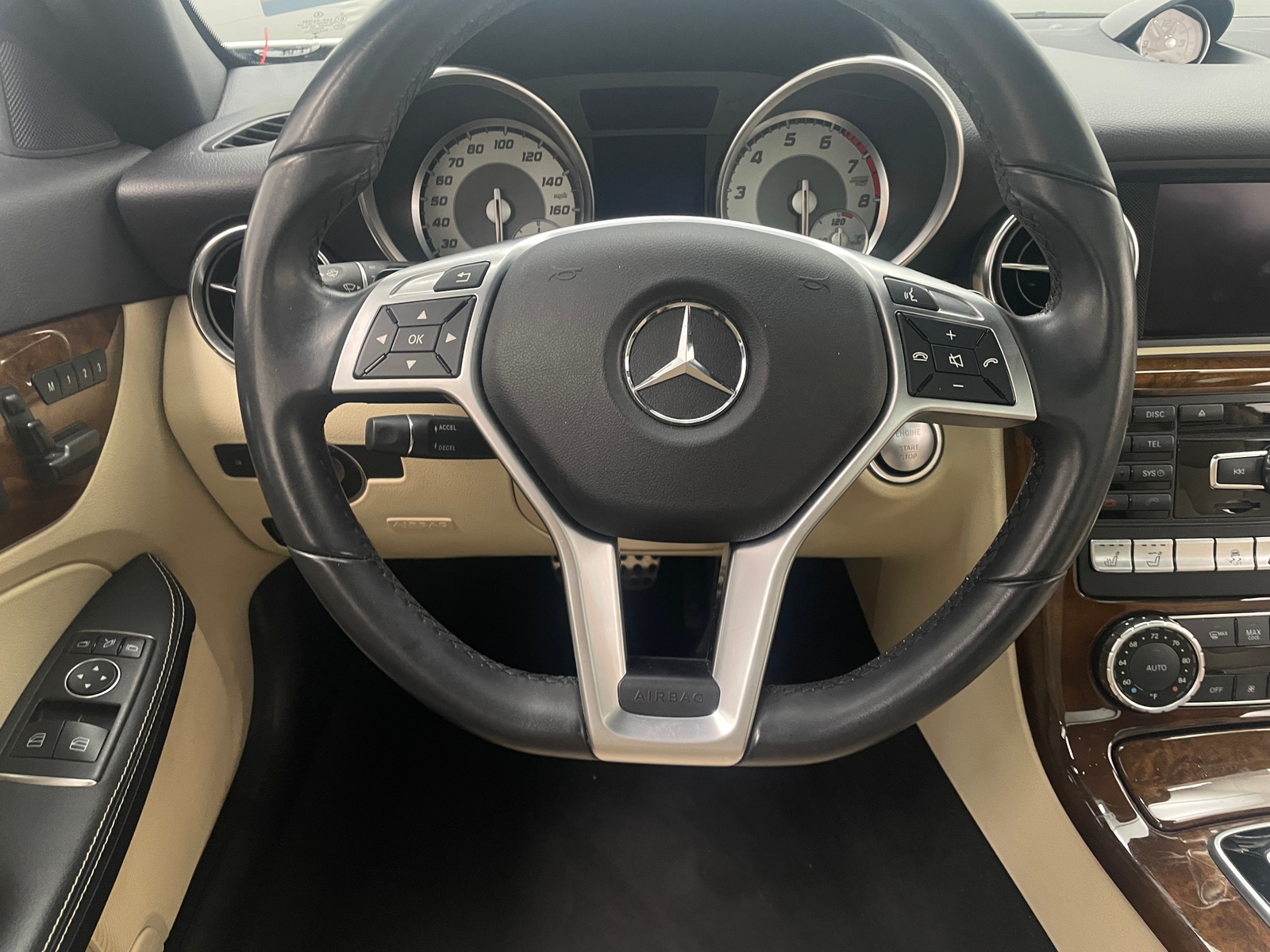 Thumbnail: 2016 Mercedes-Benz SLK - 3