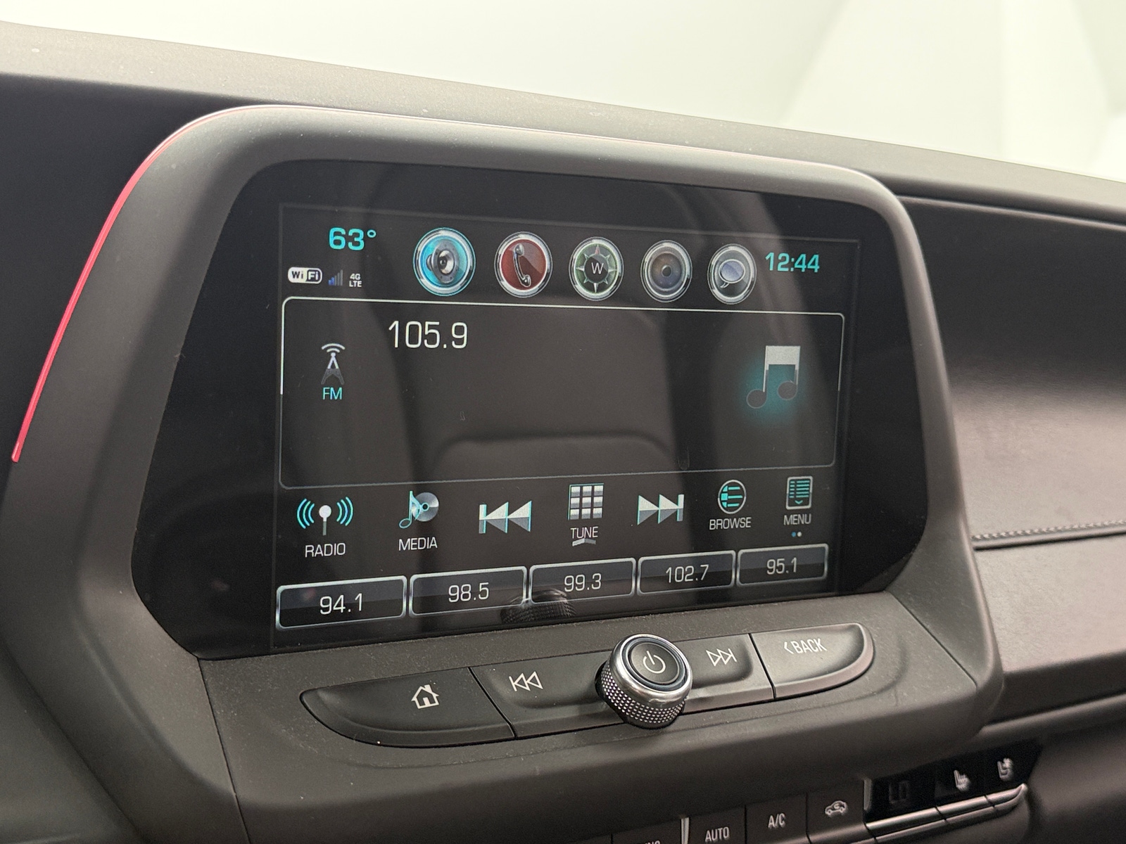 Thumbnail: 2018 Chevrolet Camaro - 3