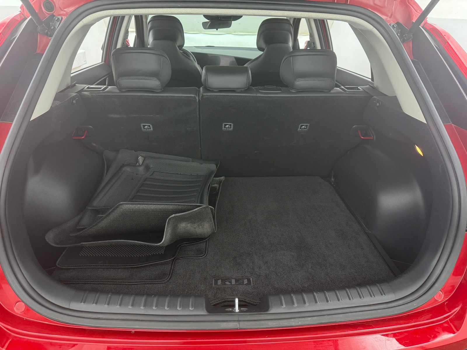 Thumbnail: 2023 Kia Niro - 7