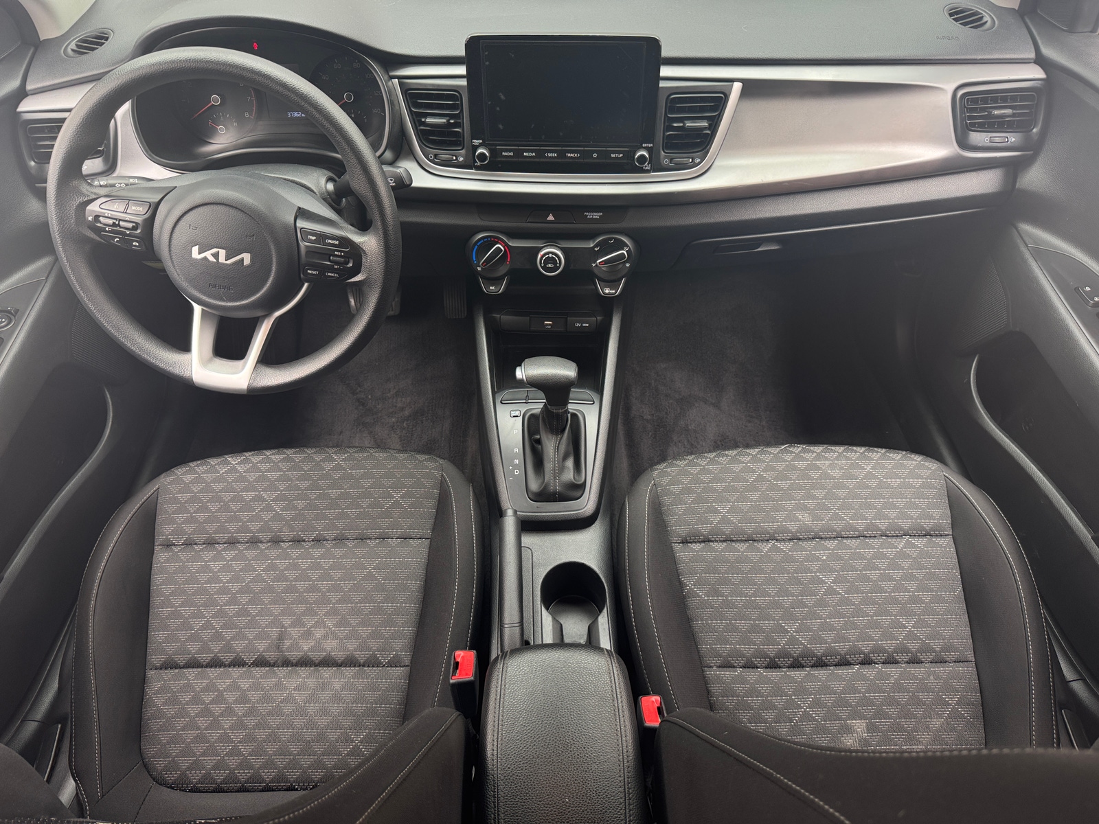 Thumbnail: 2022 Kia Rio - 3