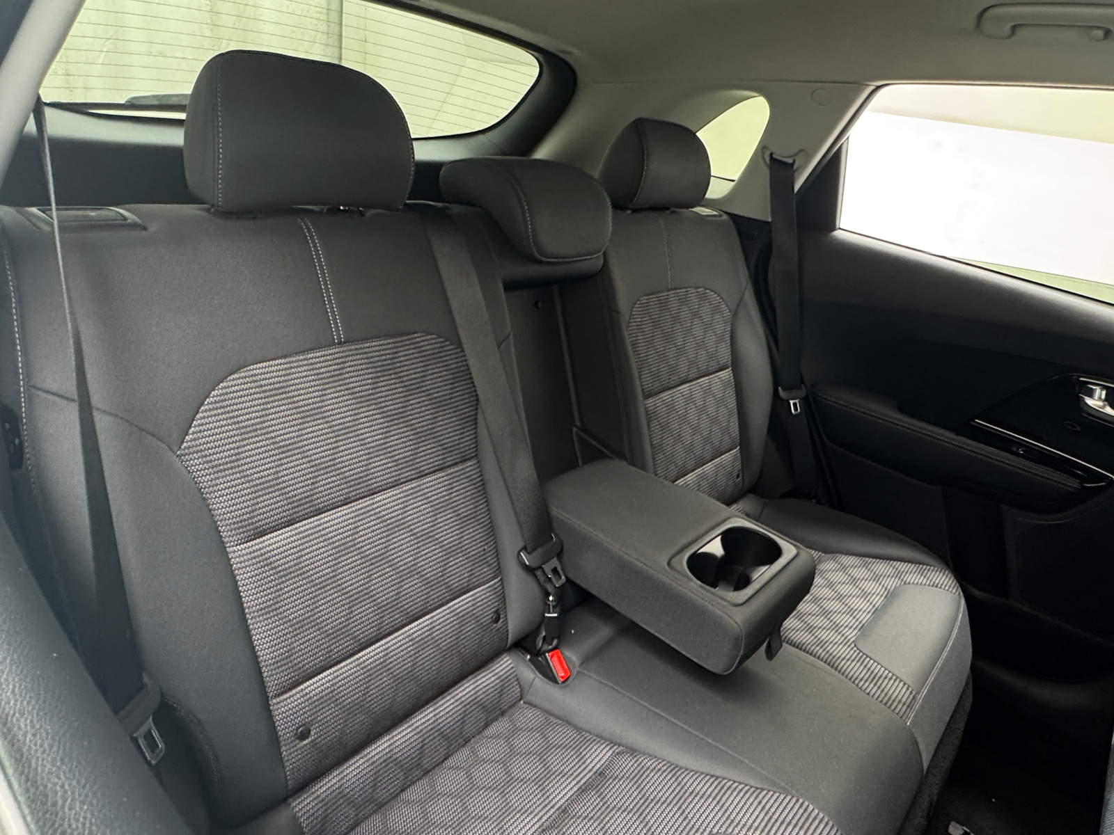 Thumbnail: 2020 Kia Niro - 6