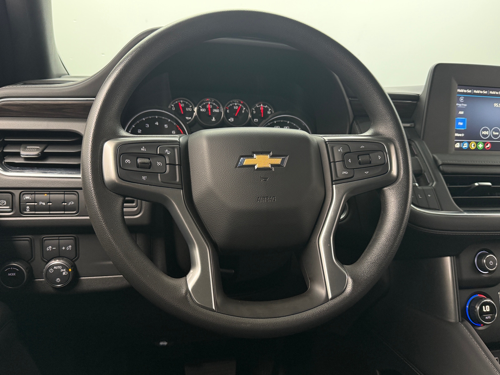 Thumbnail: 2022 Chevrolet Tahoe - 5