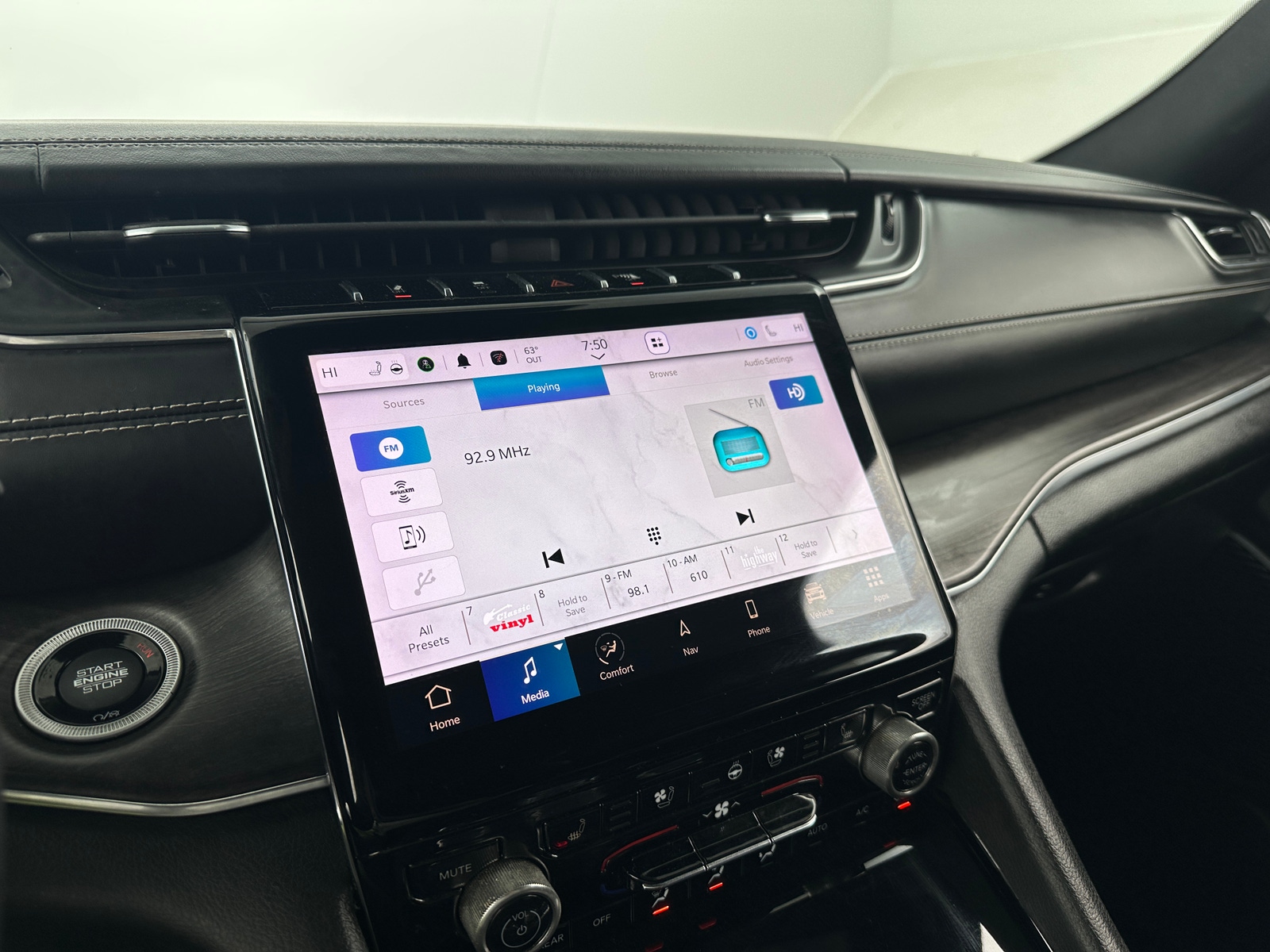 Thumbnail: 2022 Jeep Grand Cherokee L - 3