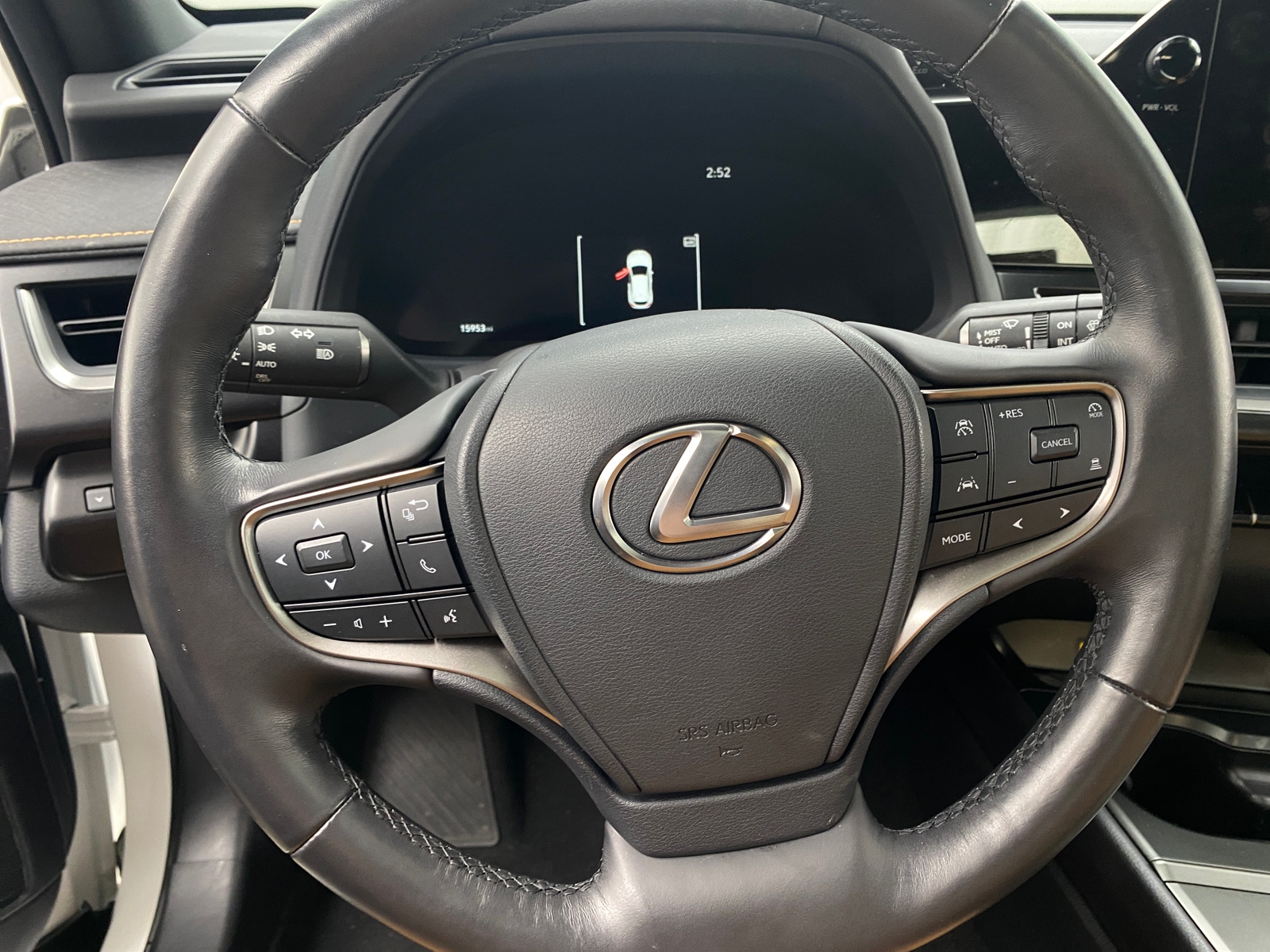 Thumbnail: 2025 Lexus UX - 4