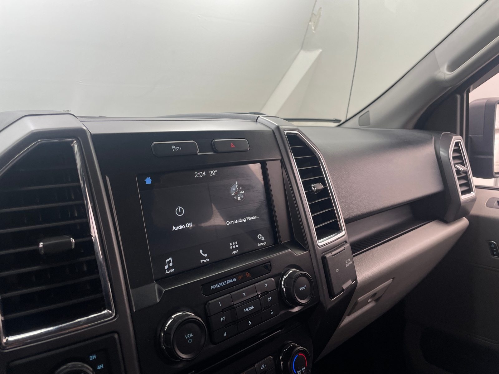 Thumbnail: 2016 Ford Econoline - 4