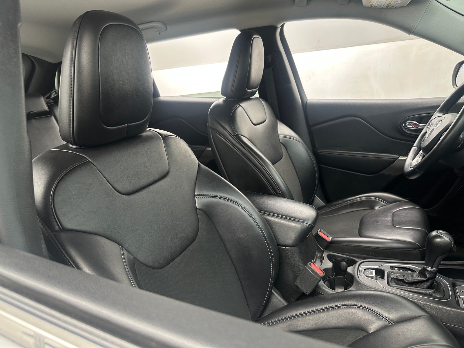 Thumbnail: 2019 Jeep Cherokee - 2