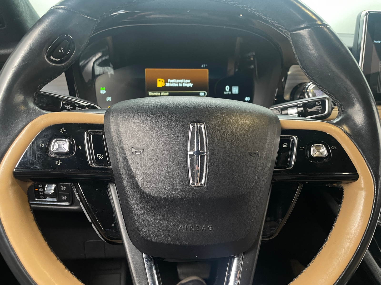 Thumbnail: 2021 Lincoln Corsair - 4