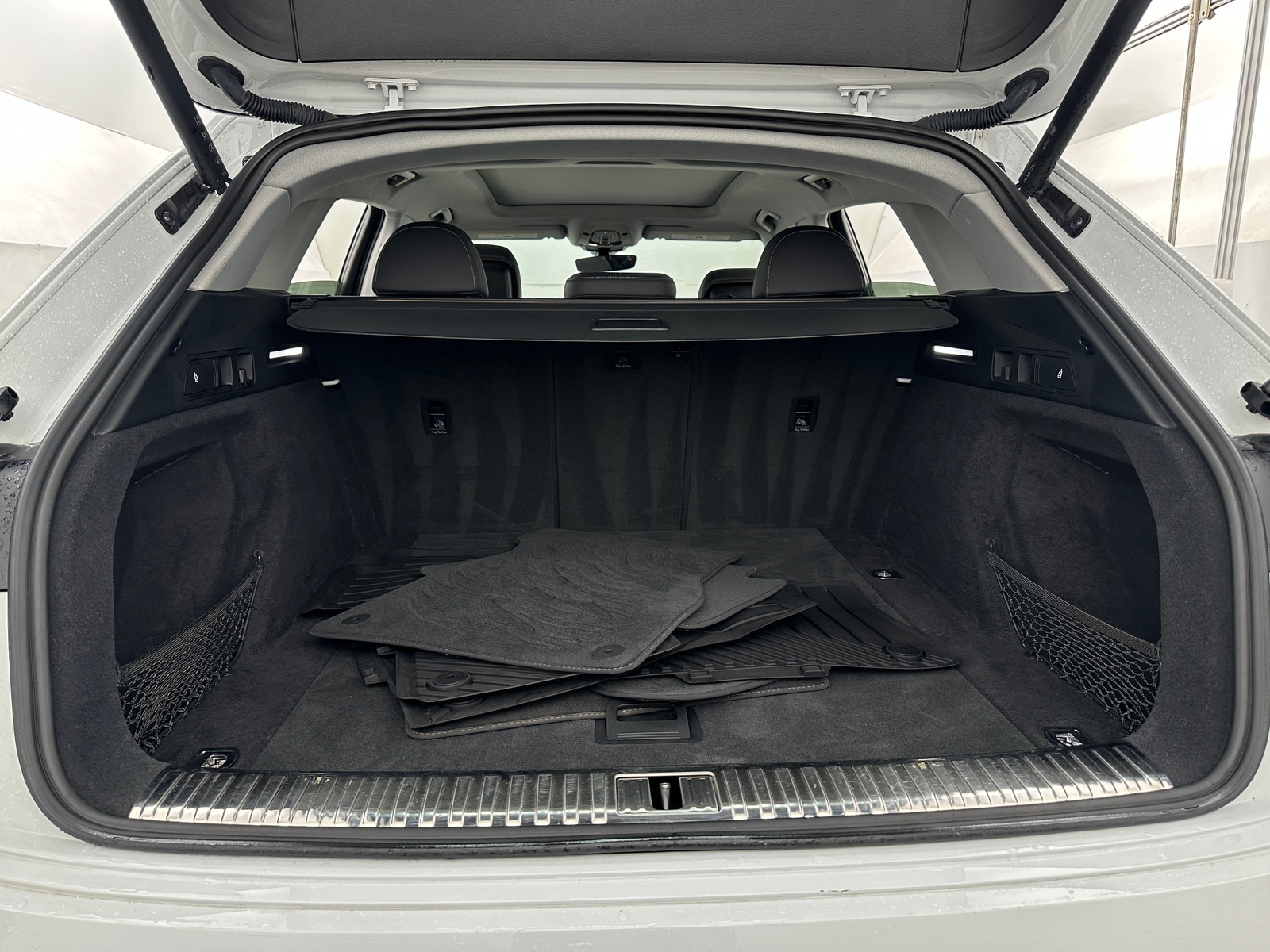 Thumbnail: 2021 Audi e-tron - 6