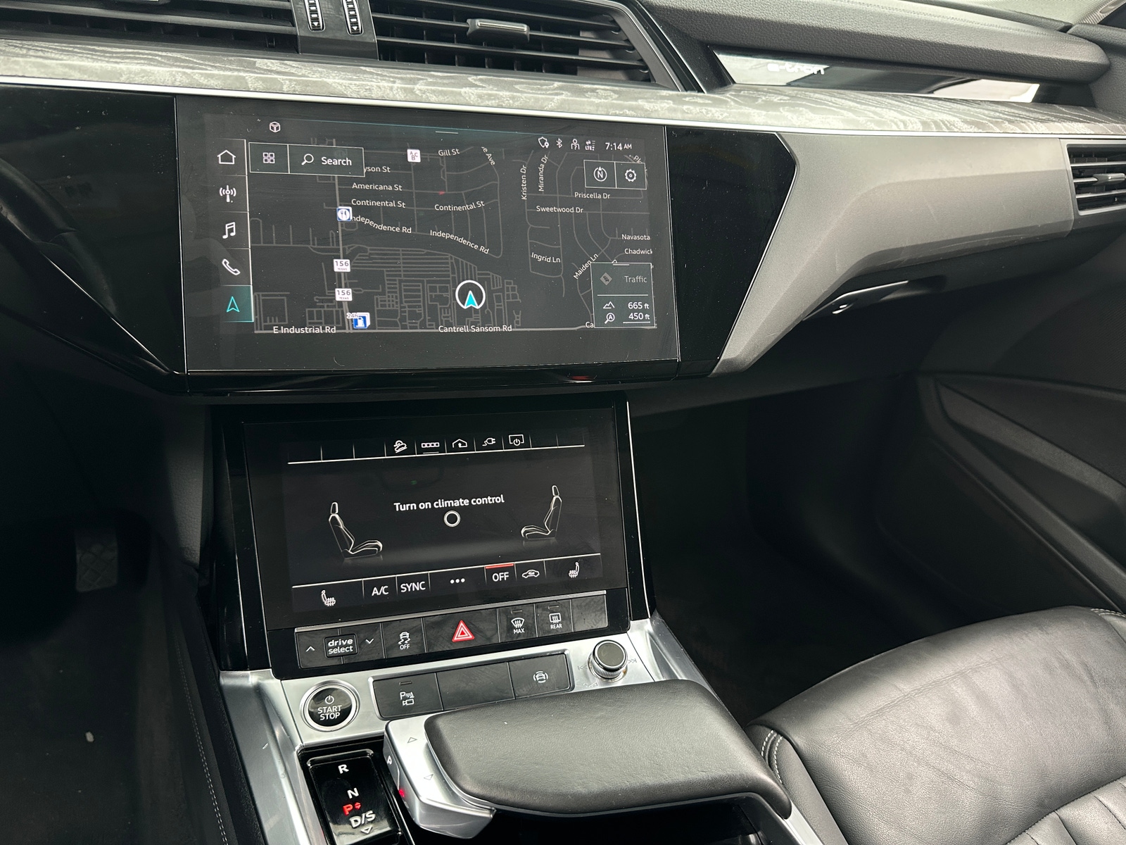 Thumbnail: 2021 Audi e-tron - 3