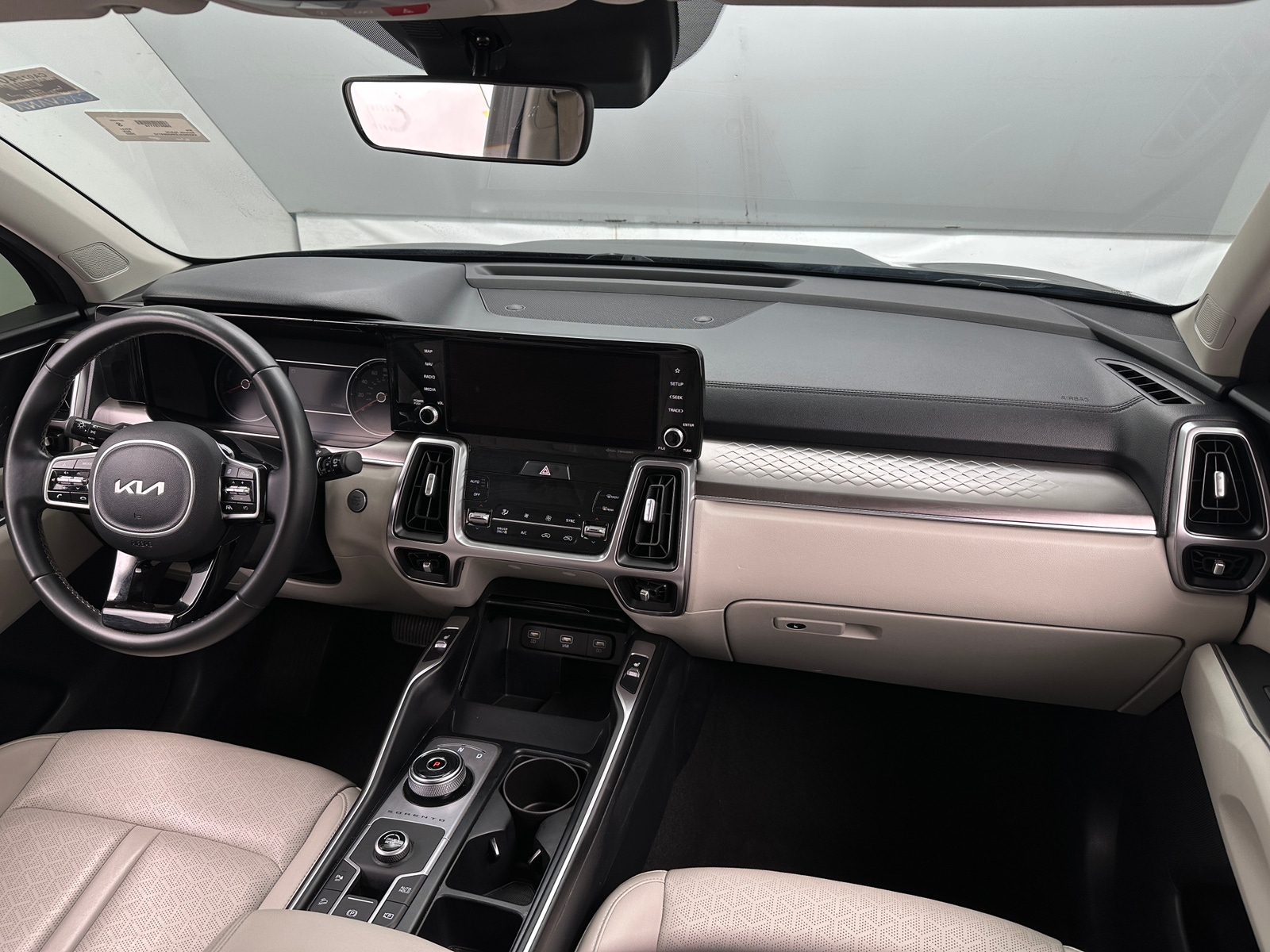 Thumbnail: 2022 Kia Sorento - 2