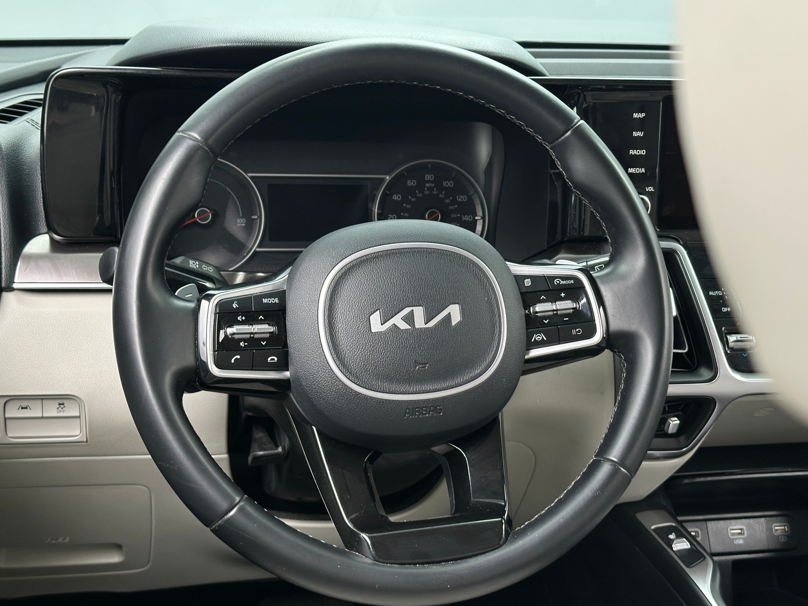 Thumbnail: 2022 Kia Sorento - 4