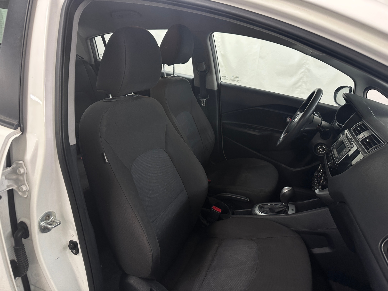 Thumbnail: 2016 Kia Rio - 2