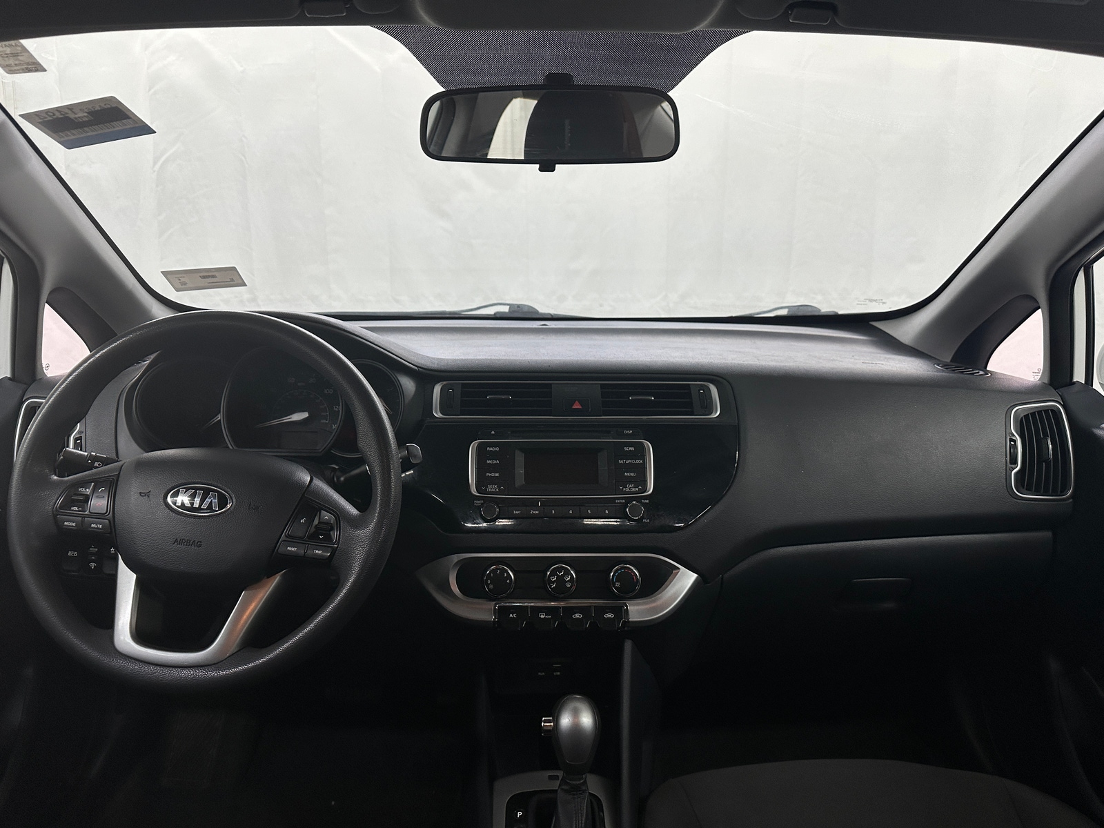 Thumbnail: 2016 Kia Rio - 3