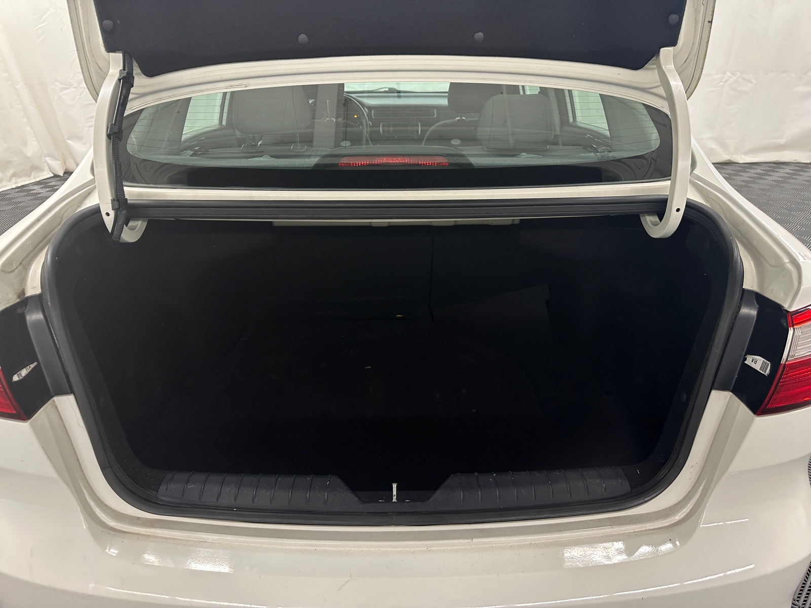 Thumbnail: 2016 Kia Rio - 7