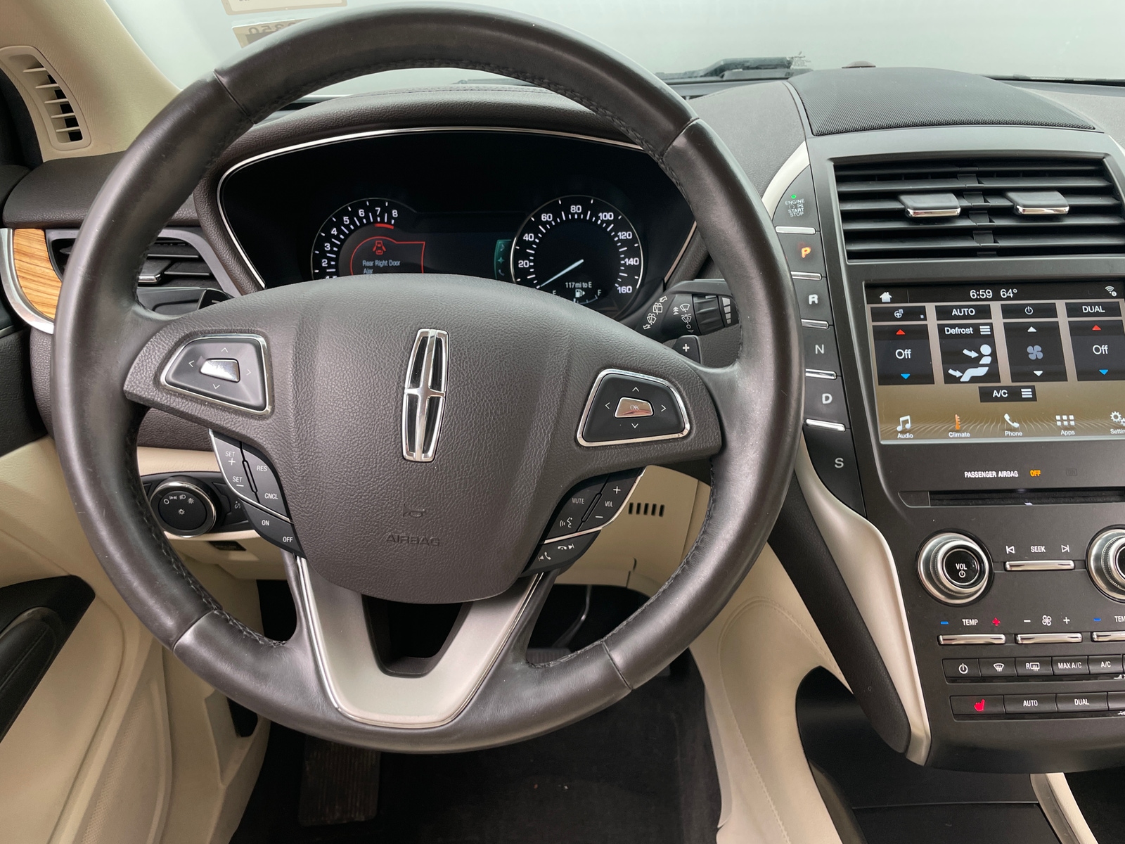 Thumbnail: 2016 Lincoln MKC - 4