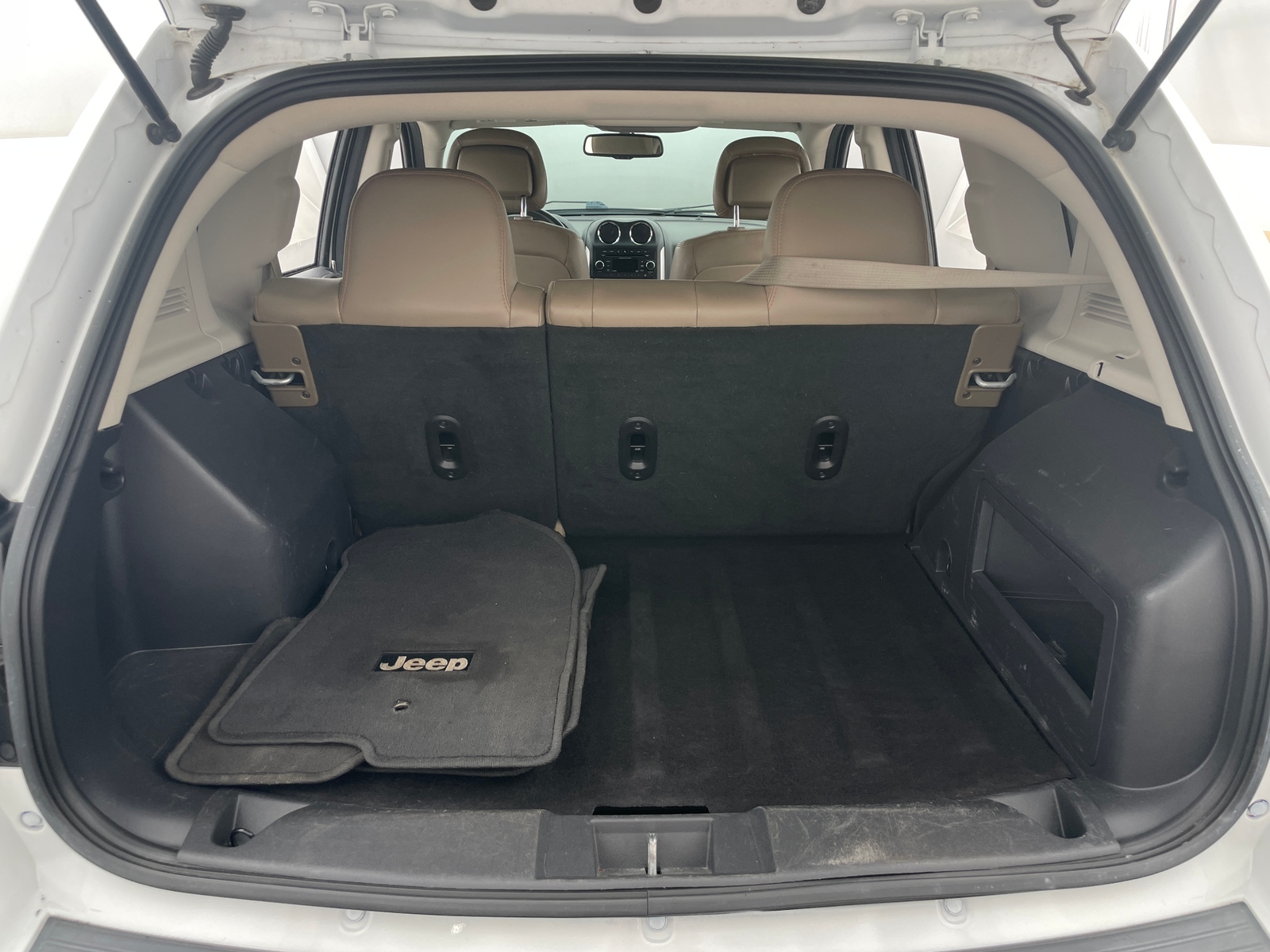 Thumbnail: 2016 Jeep Compass - 7