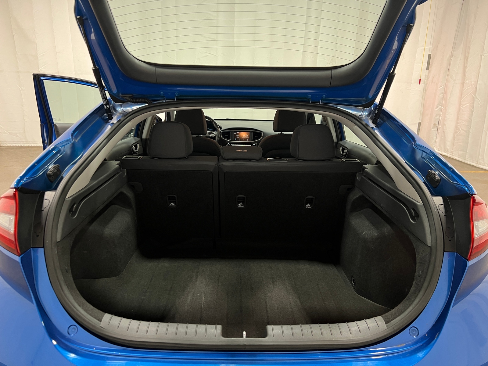 Thumbnail: 2017 Hyundai Ioniq - 7