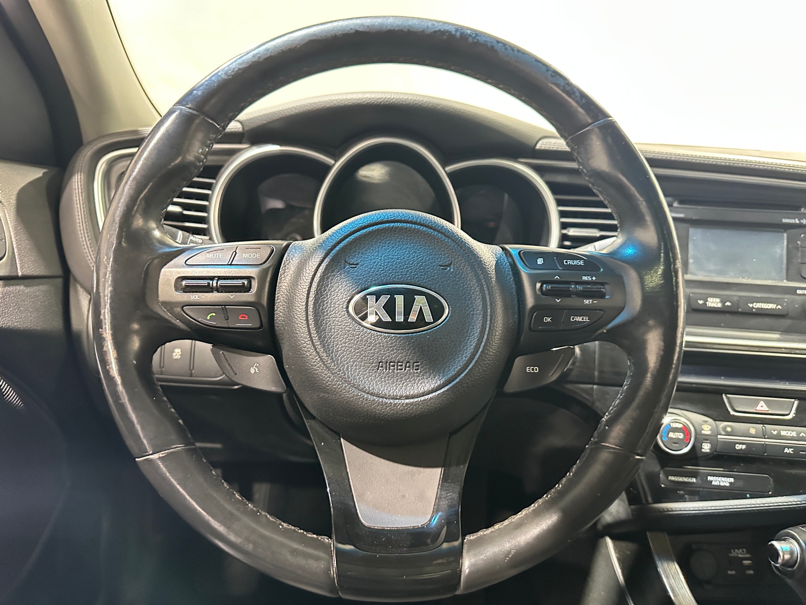 Thumbnail: 2015 Kia Optima - 4