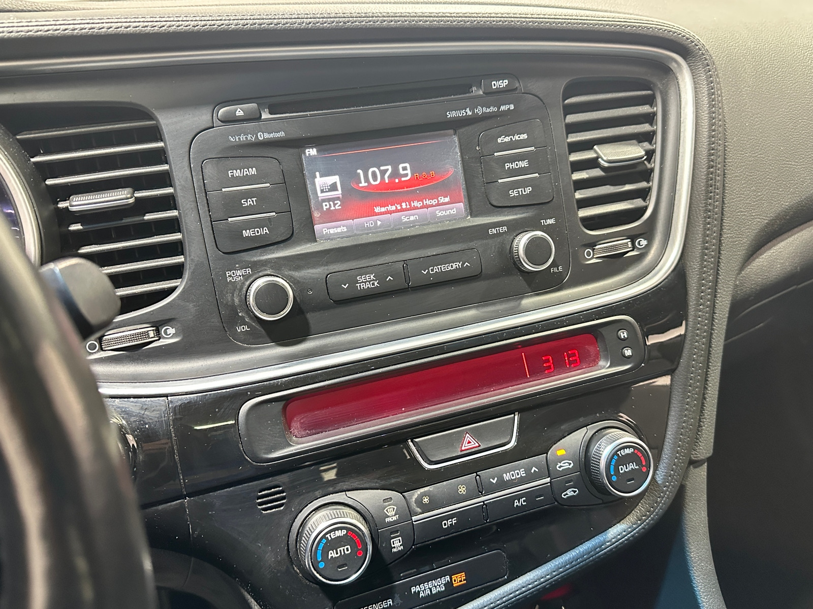 Thumbnail: 2015 Kia Optima - 3