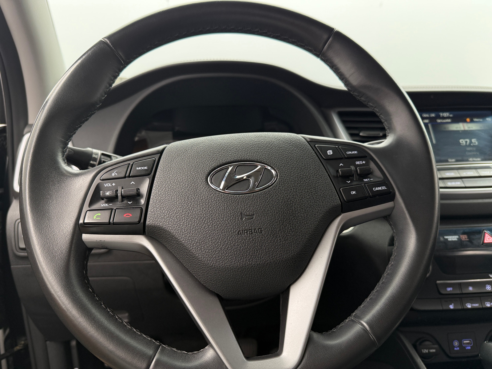 Thumbnail: 2017 Hyundai Tucson - 4