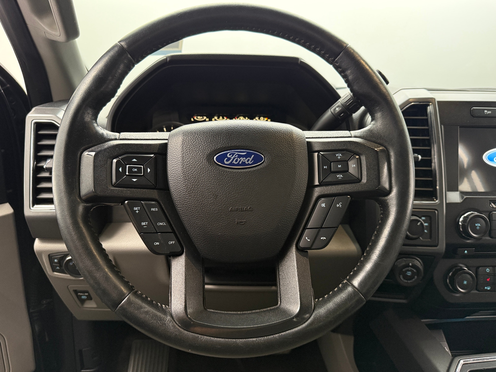 Thumbnail: 2018 Ford Econoline - 5