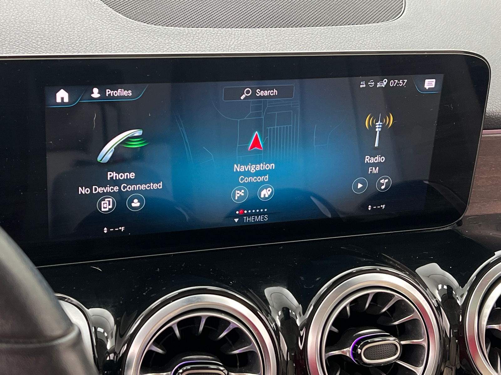 Thumbnail: 2022 Mercedes-Benz GLB - 3