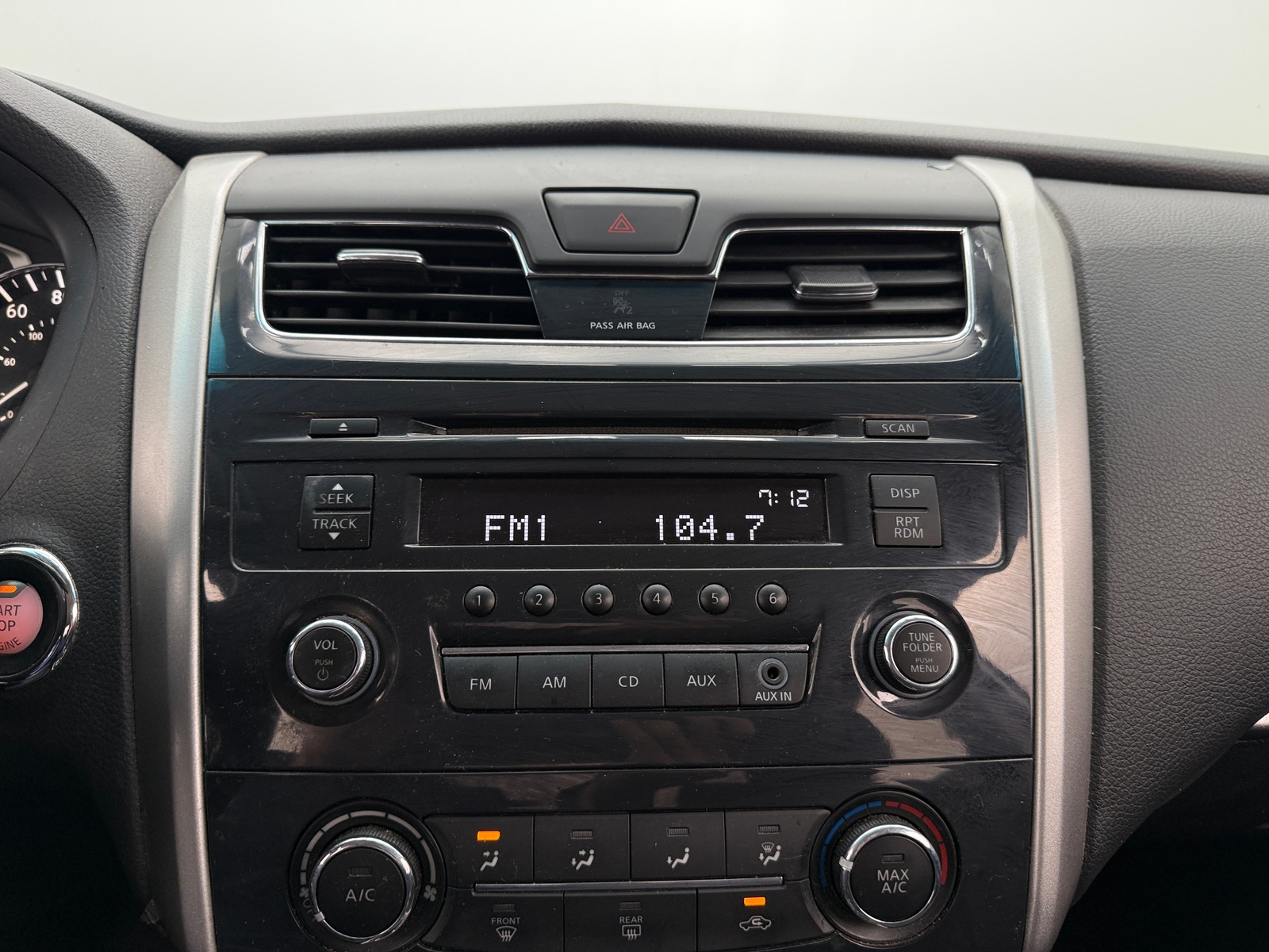 Thumbnail: 2015 Nissan Altima - 4