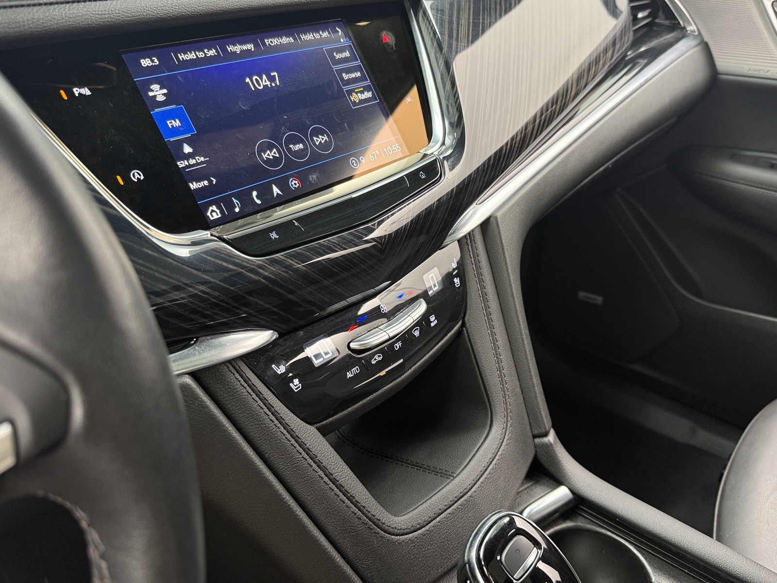 Thumbnail: 2025 Cadillac XT6 - 3