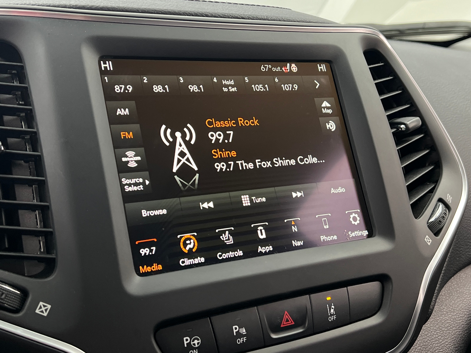 Thumbnail: 2023 Jeep Cherokee - 3