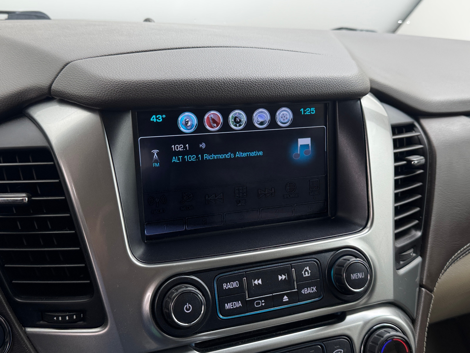 Thumbnail: 2020 Chevrolet Tahoe - 3