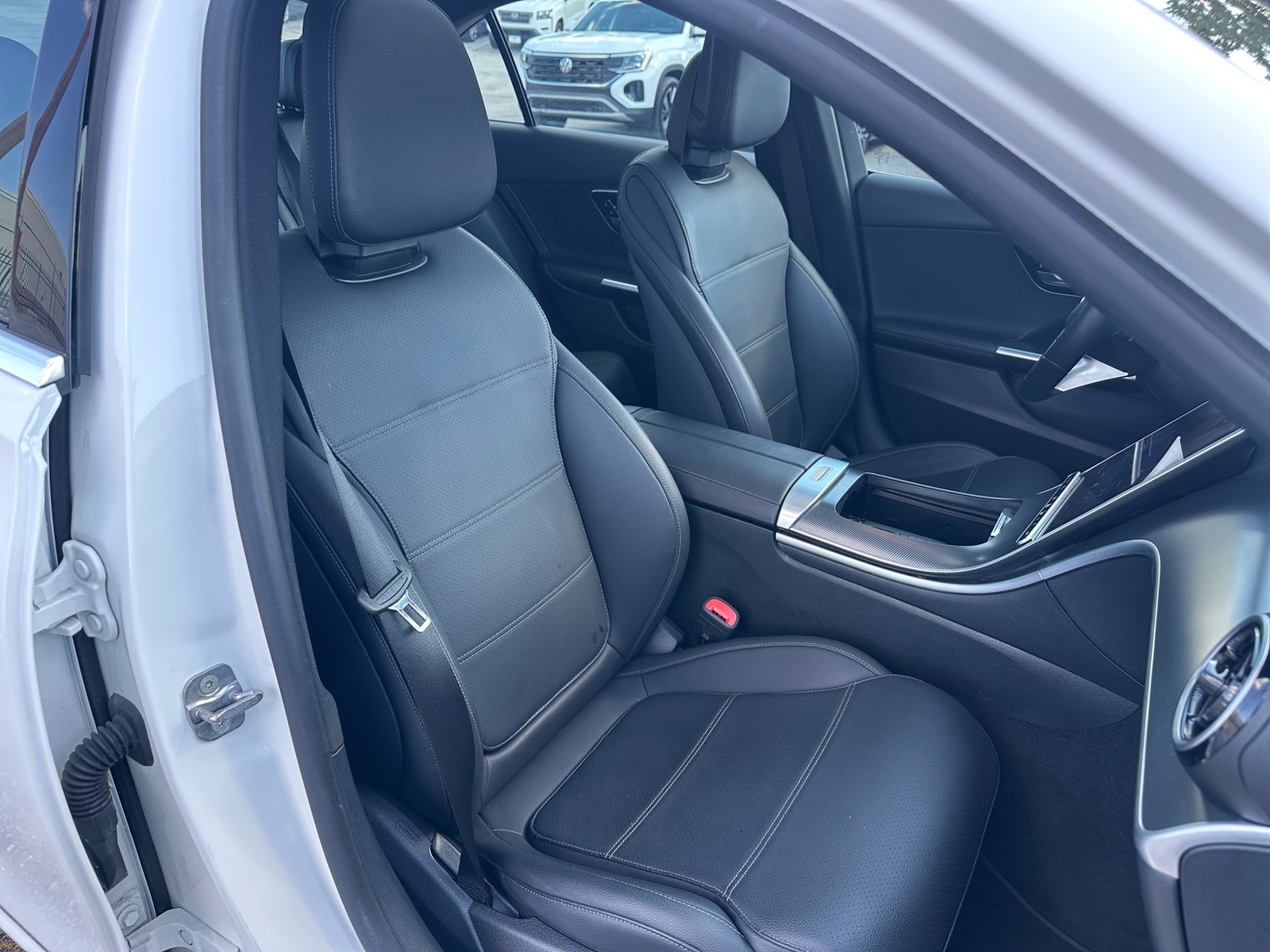 Thumbnail: 2024 Mercedes-Benz C-Class - 2