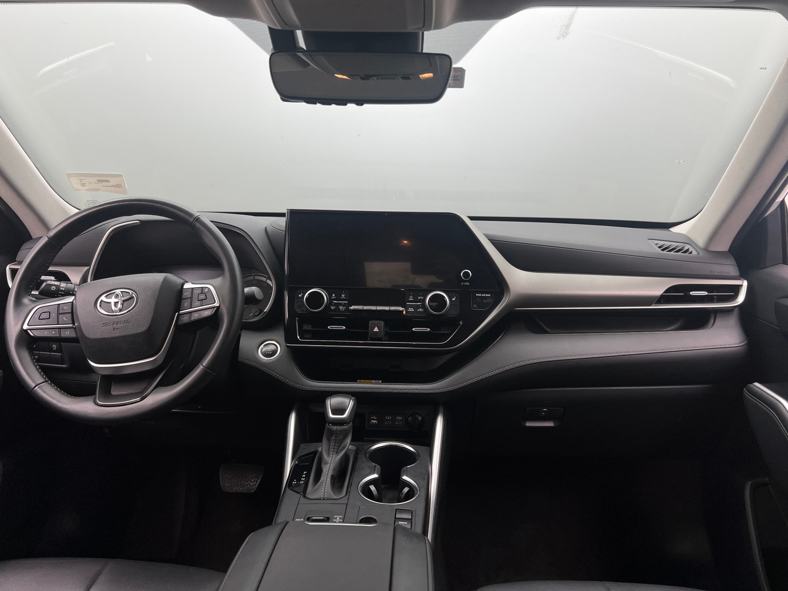 Thumbnail: 2024 Toyota Highlander - 3