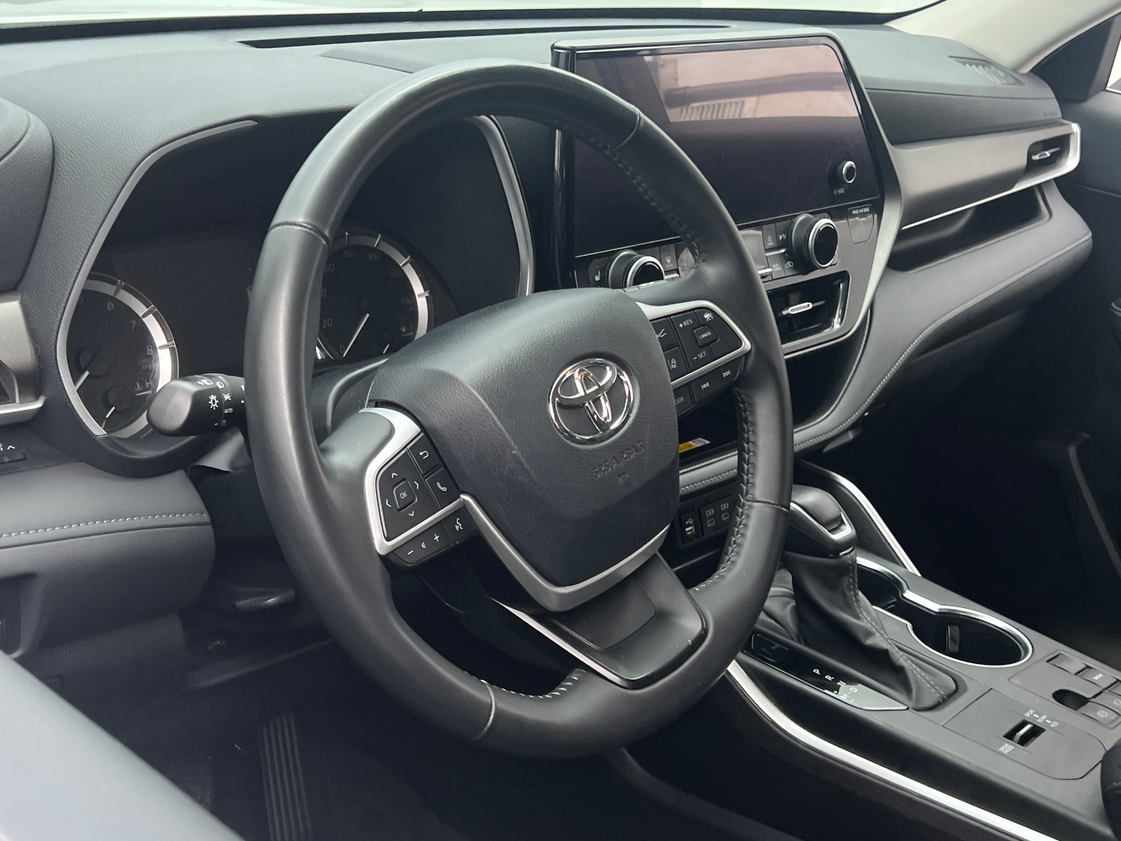 Thumbnail: 2024 Toyota Highlander - 5