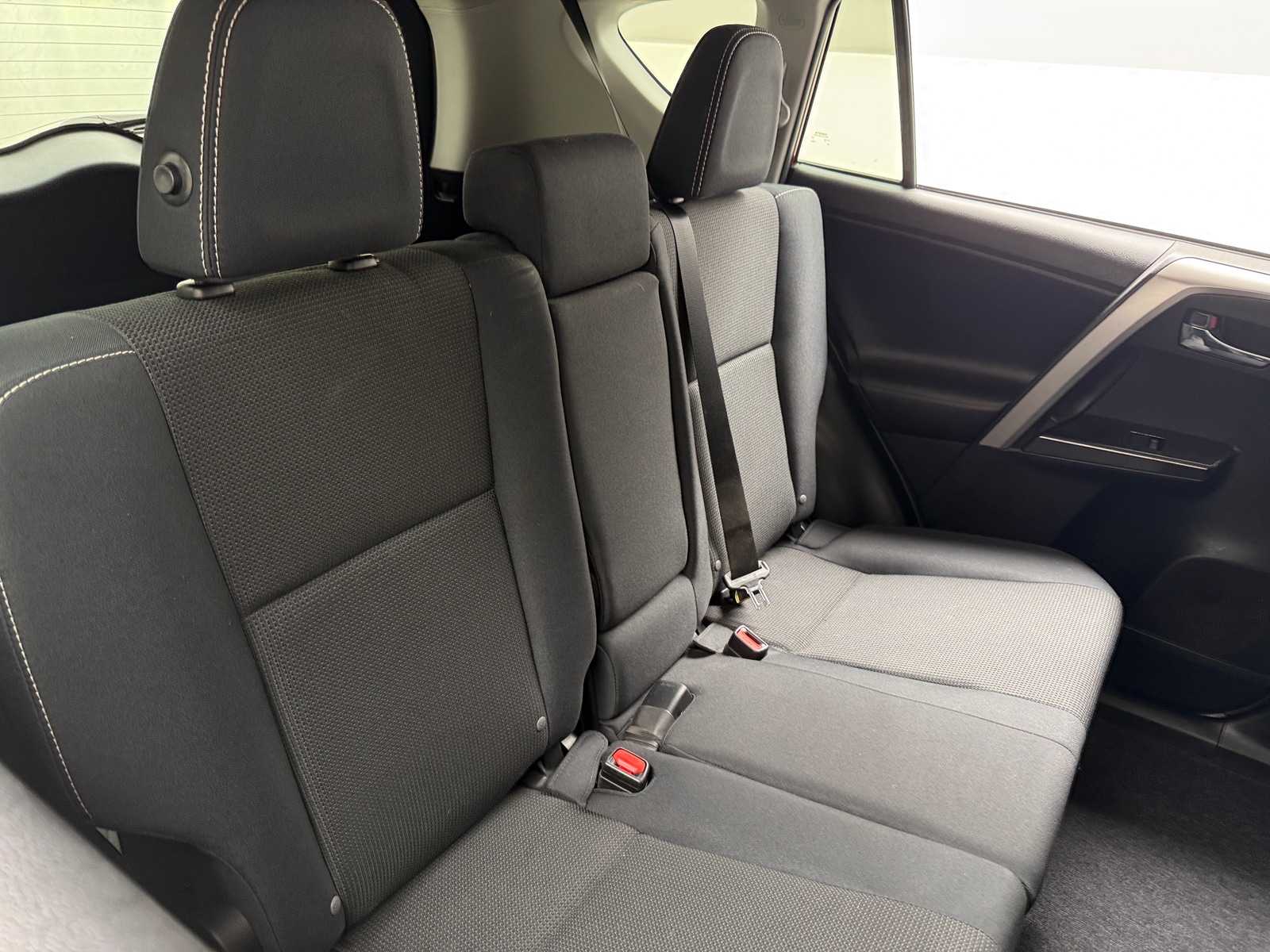 Thumbnail: 2018 Toyota RAV4 - 6